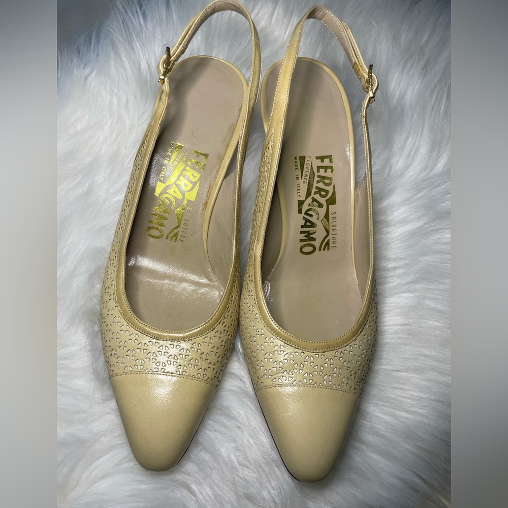 Vintage Salvatore Ferragamo Sling Back Heels Size 6.5